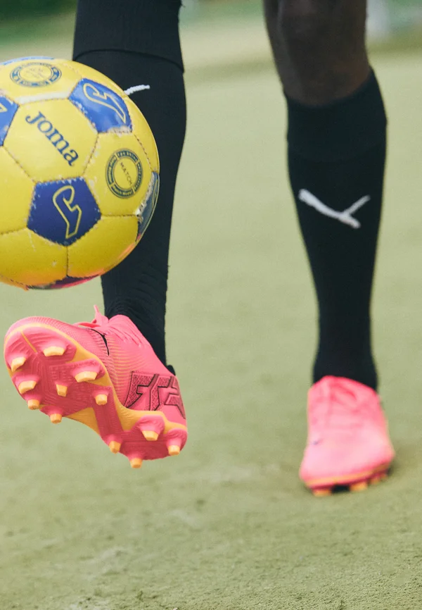 FUTURE 7 PLAY FG/AG - Football boots artificial grass - sunset glow/black/sun stream