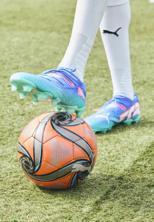 FUTURE 7 ULTIMATE LOW FG/AG - Football boots artificial grass - bluemazing/white/electric peppermint