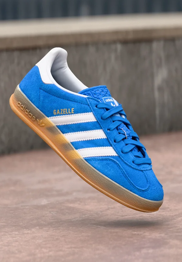 GAZELLE INDOOR - Trainers - bluebird/footwear white