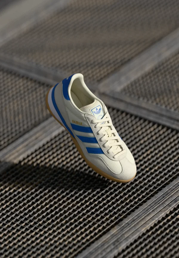GAZELLE SALA UNISEX - Trainers - off white/blue/footwear white