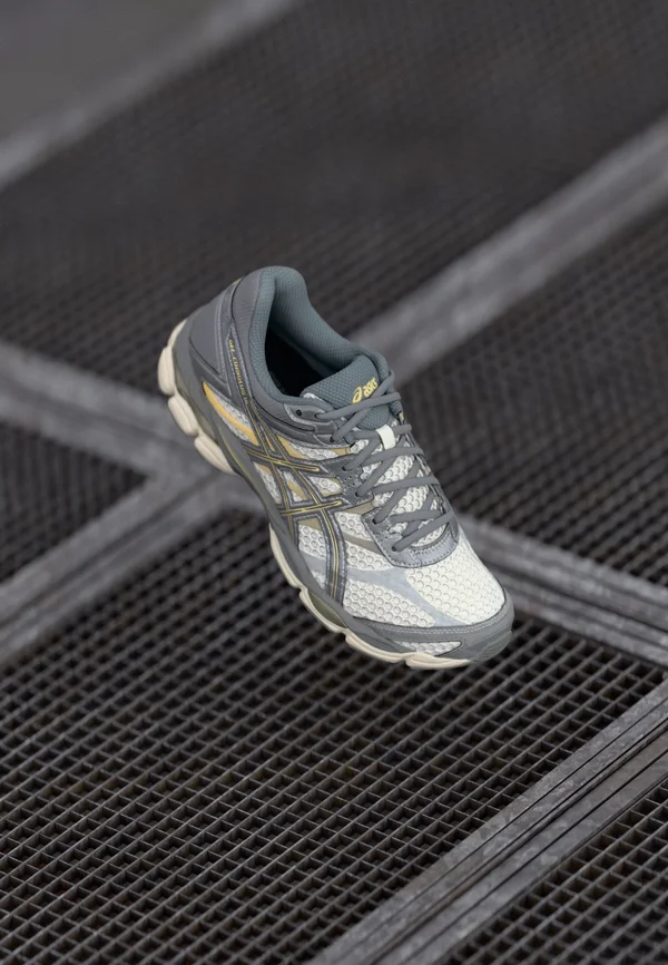 GEL CUMULUS 16 UNISEX - Trainers - cream/clay grey