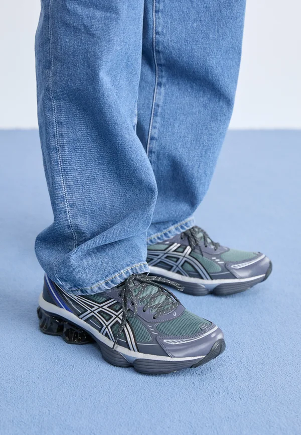 GEL KINETIC FLUENT UNISEX - Trainers - carrier grey/pure silver