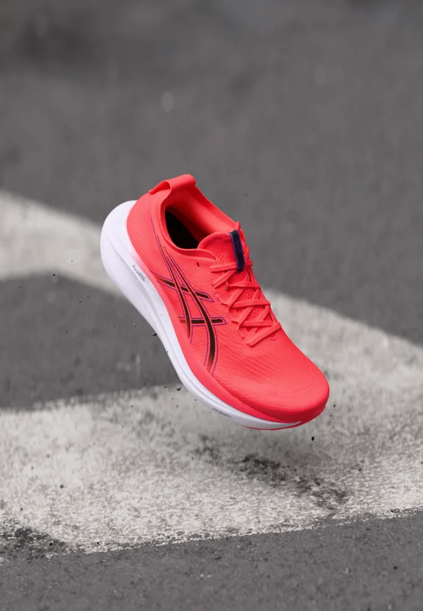 GEL NIMBUS 27 - Road running shoes - flash red/black