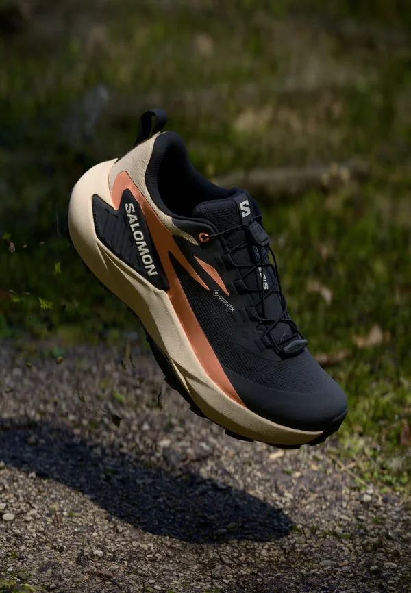 GENESIS GTX - Trail running shoes - black/tender peach/fusion coral