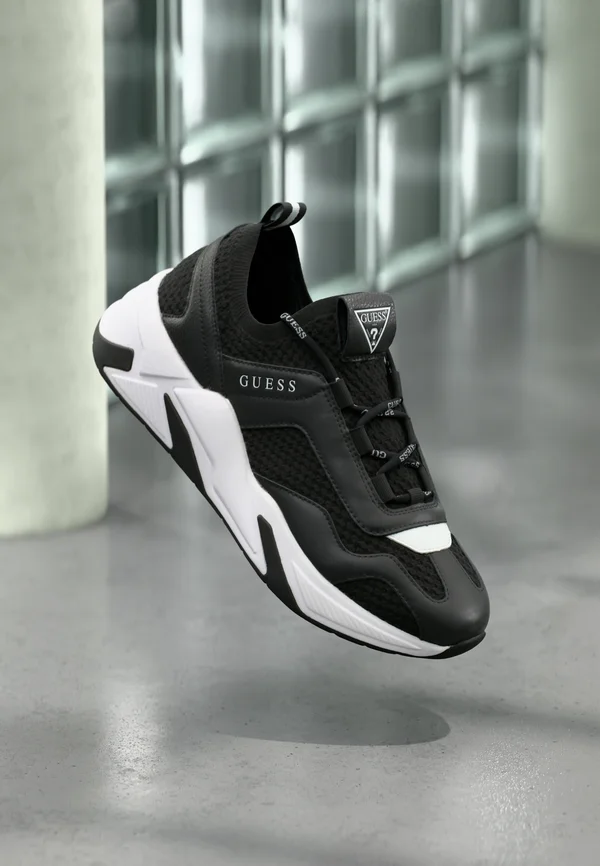 GENIVER - Trainers - black