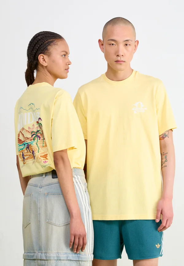 GRAPHIC TEE UNISEX - Print T-shirt - almost yellow