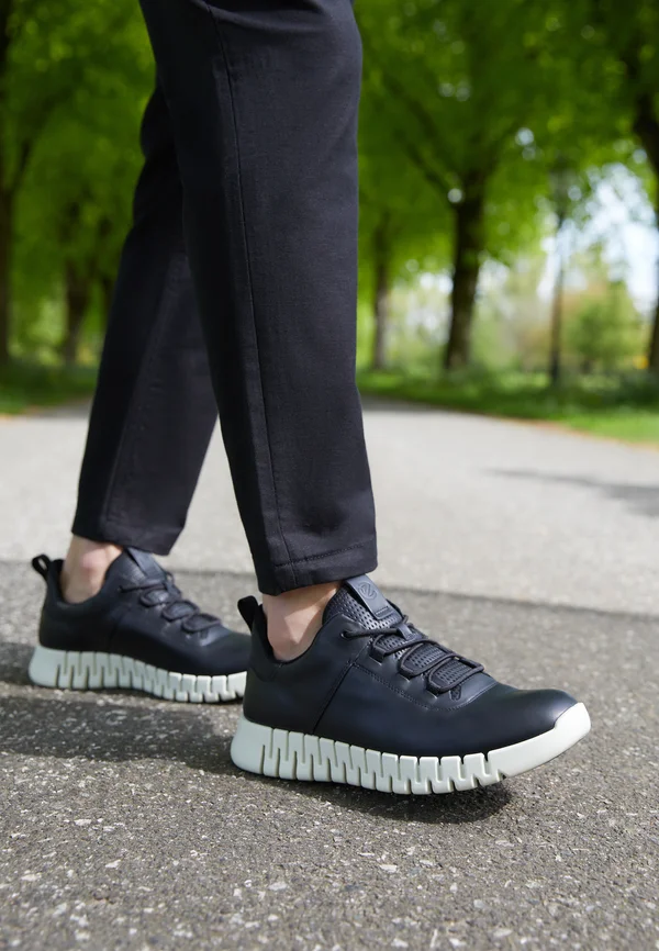 GRUUV M - Trainers - black