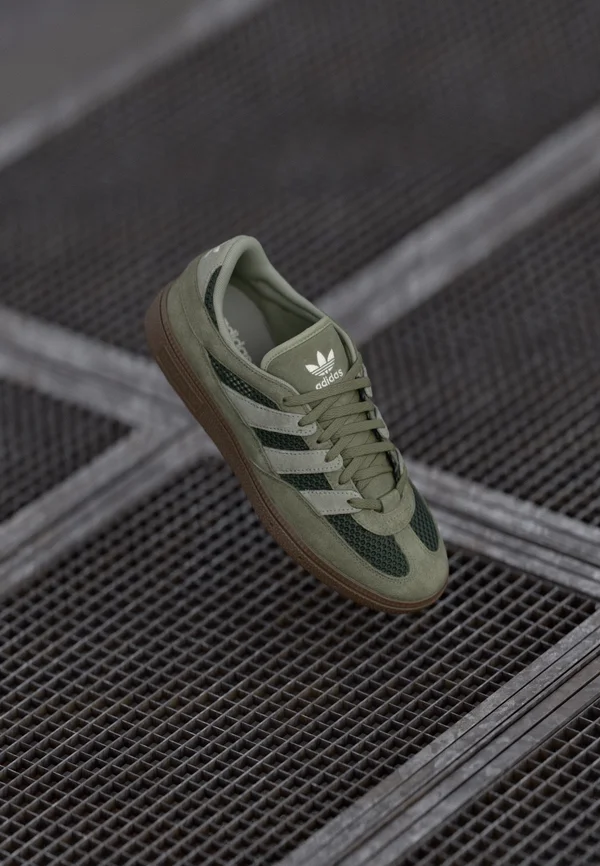 HANDBALL SPEZIAL ST UNISEX - Skate shoes - medium dark khaki/silver pebble/cream white