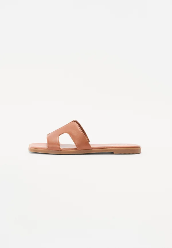 HAYLEE - Mules - cognac