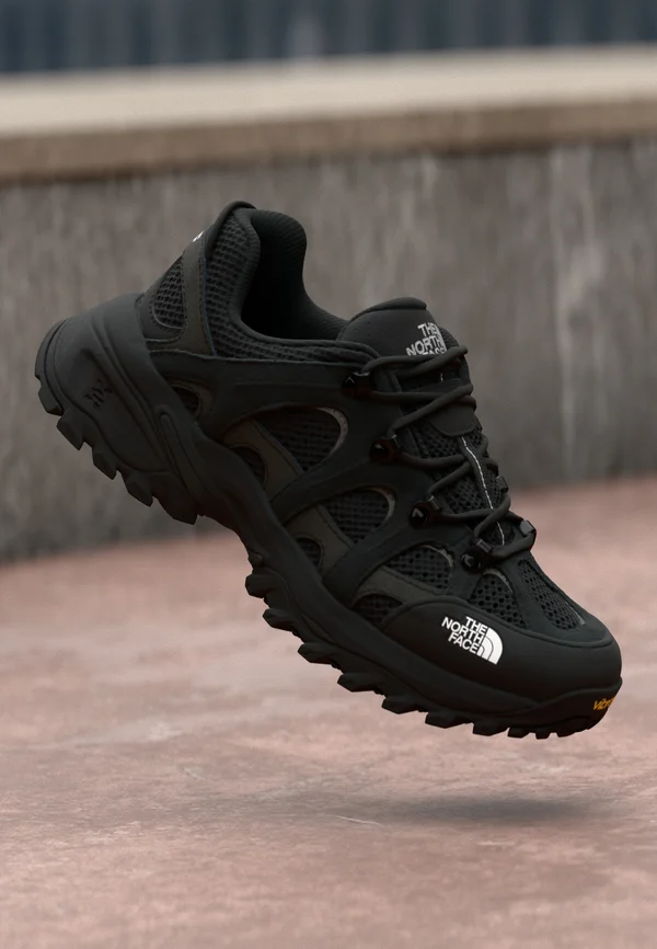 HEDGEHOG 06 RVST UNISEX - Trainers - black/white