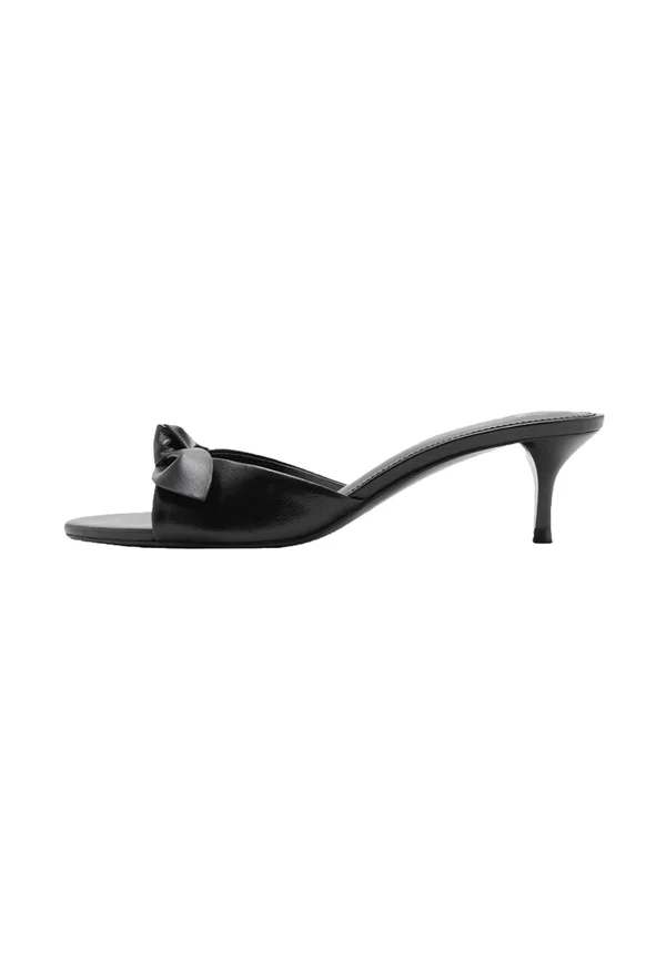 Heeled mules - black