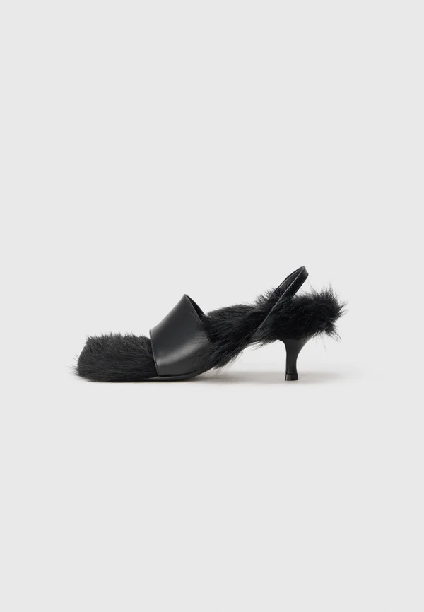 Heeled mules - black