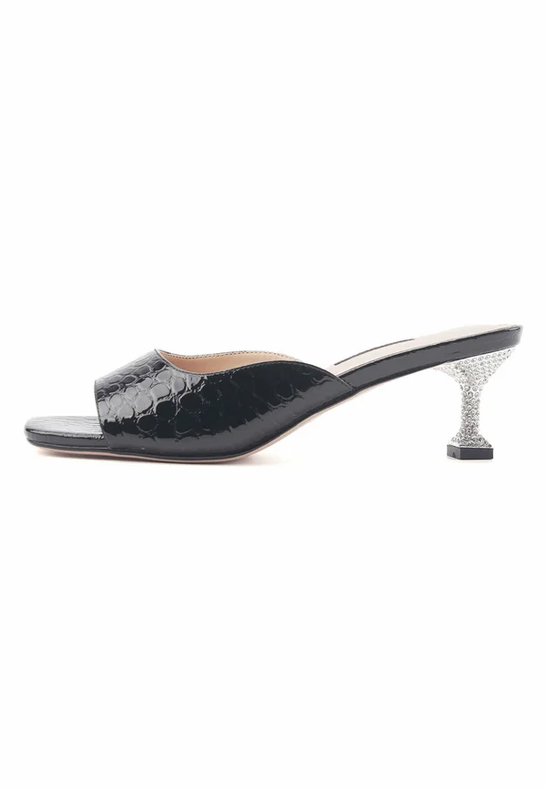 Heeled mules - black