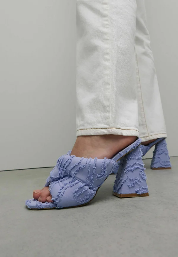 Heeled mules - violet