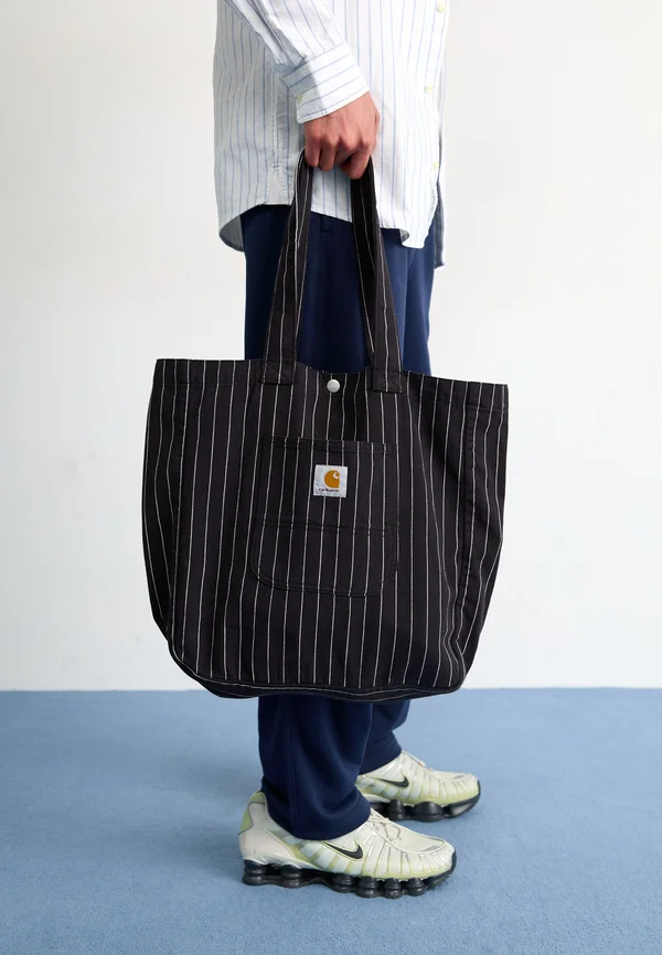 HENDRY TOTE UNISEX - Tote bag - black/wax rinsed