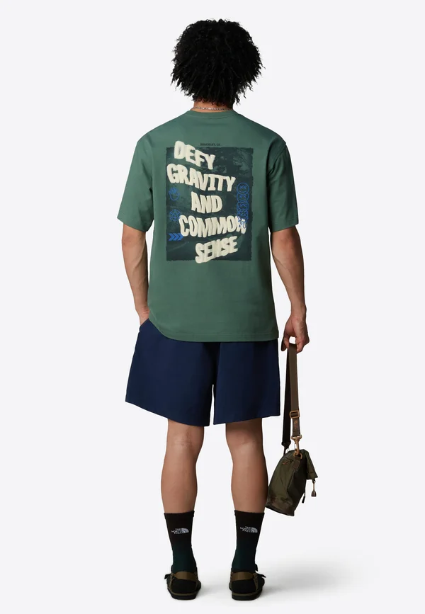 HERITAGE GRAPHIC RELAXED - Print T-shirt - duck green