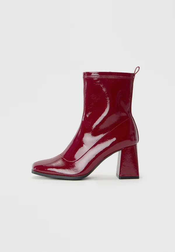 High heeled ankle boots - burgundy