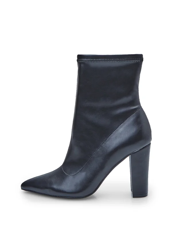 High heeled ankle boots - nero
