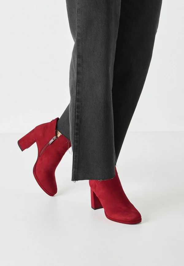 High heeled ankle boots - red