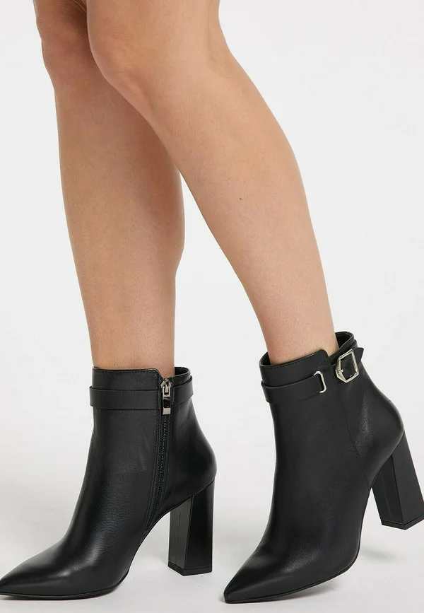 High heeled ankle boots - schwarz