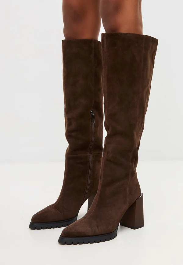 High heeled boots - brown