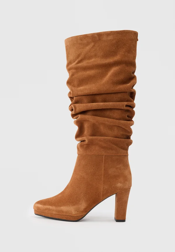 High heeled boots - cognac