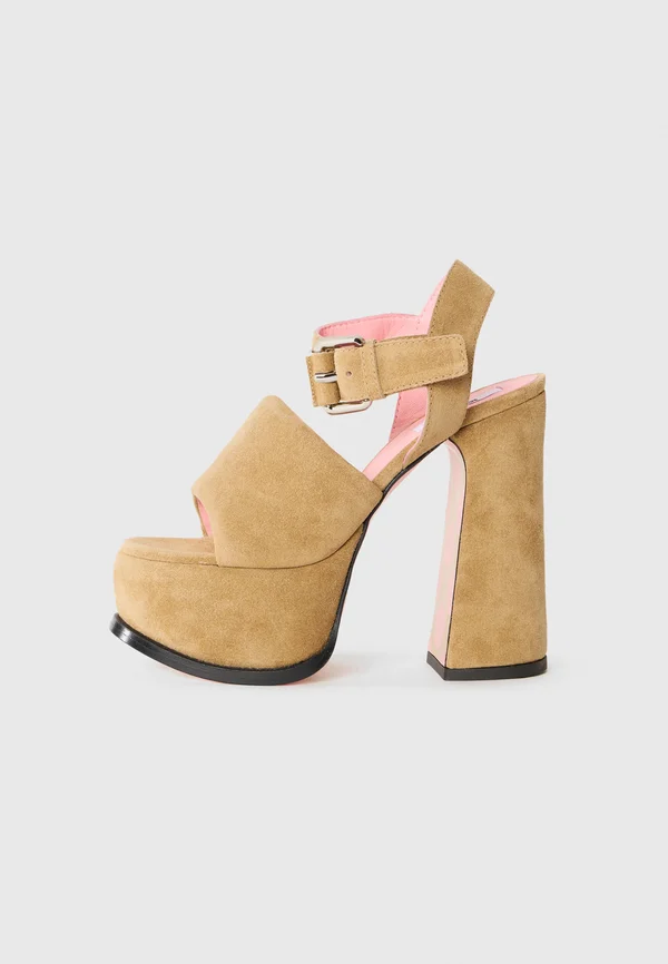 High heeled sandals - beige