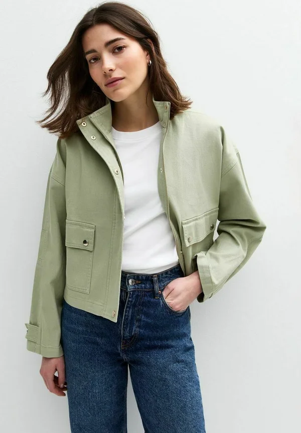 HIGH NECK SHACKET - Light jacket - olive