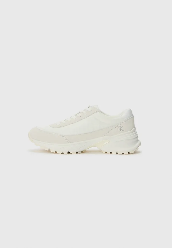 HIKE RUNNER CASUAL - Trainers - triple bright white