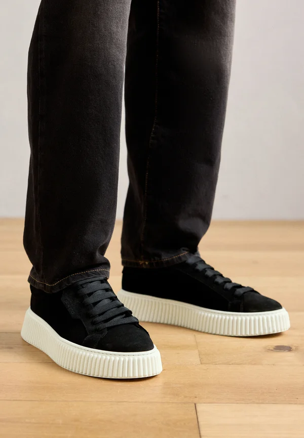 HOPPER - Trainers - black