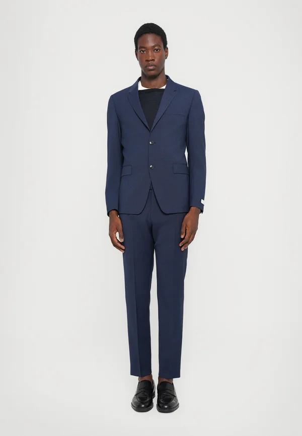 JAMIE - Suit - space view