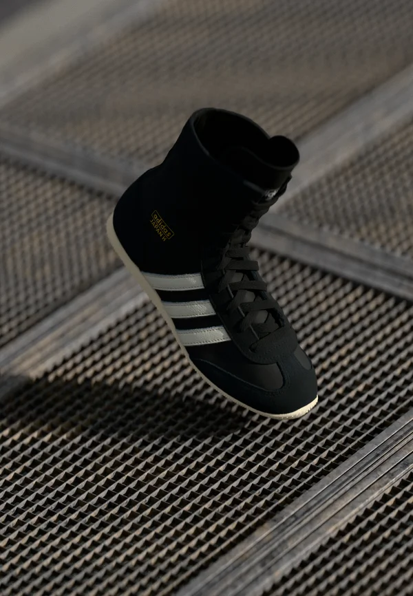 JAPAN - High-top trainers - core black/off white/cream white