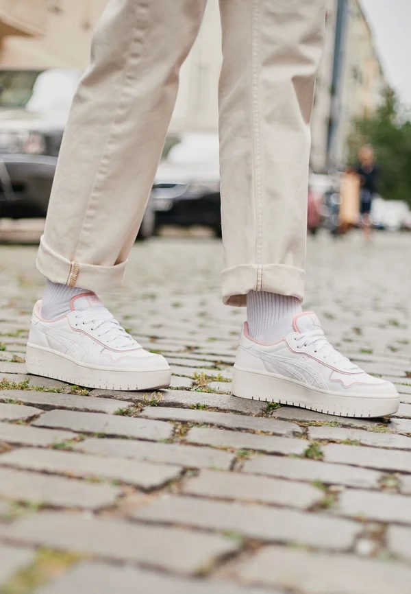 JAPAN  - Trainers - white/frosted rose