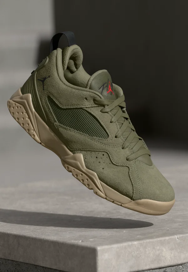 JORDAN 92 UNISEX - High-top trainers - med olive/black/khaki/university red