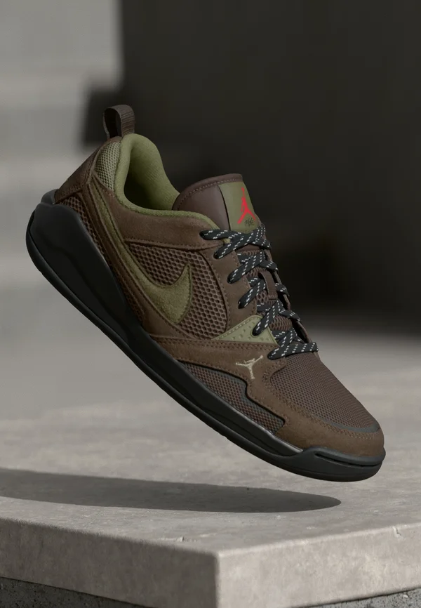 JORDAN CMFT ERA - Trainers - baroque brown/med olive/black/gym red/wolf grey