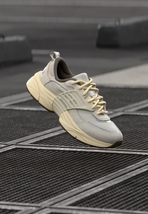 JORDAN TRUNNER O/S UNISEX - Trainers - light orewood brown/ridgerock/phantom