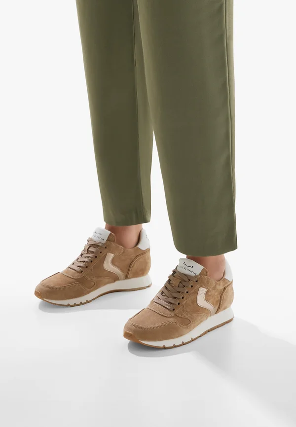 JULIA - Trainers - hellbraun