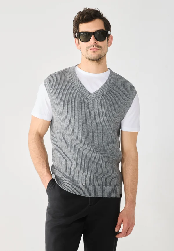 Jumper - mid grey