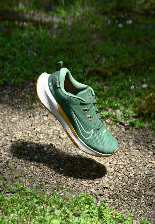 JUNIPER - Trail running shoes - fir/light silver/desert ochre/bright crimson/clay green/college grey