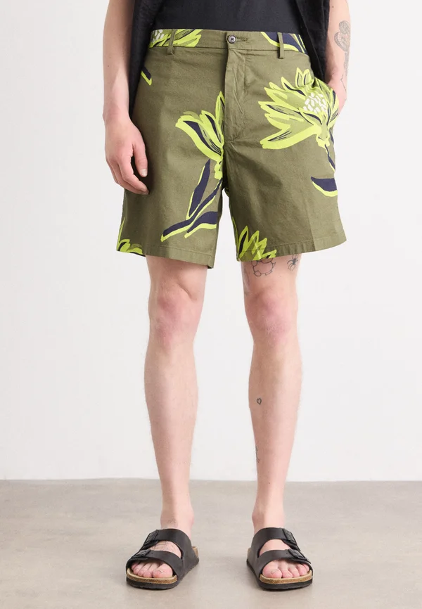 KARLOS - Shorts - medium green