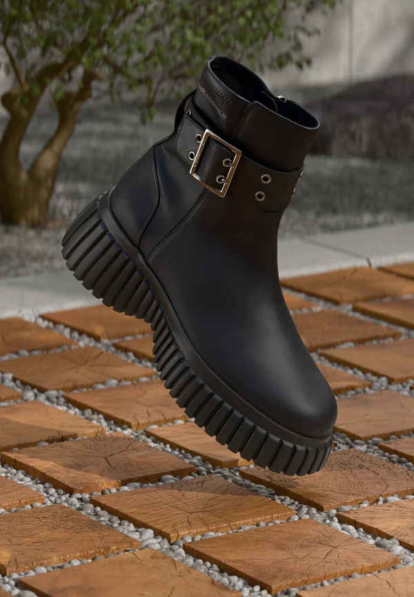 KREEPER WEDGE BUCKLE MIDI BOOT - Cowboy/biker ankle boot - black