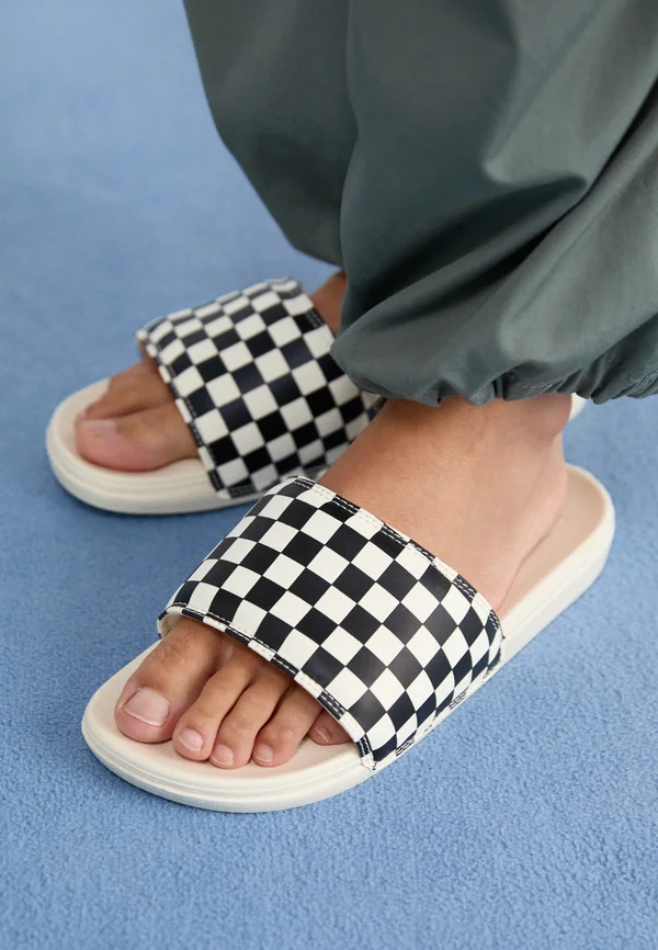 LA COSTA SLIDE ON UNISEX - Pool slides - black/mars