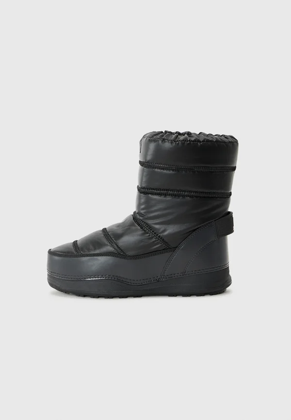 LA PLAGNE - Winter boots - black
