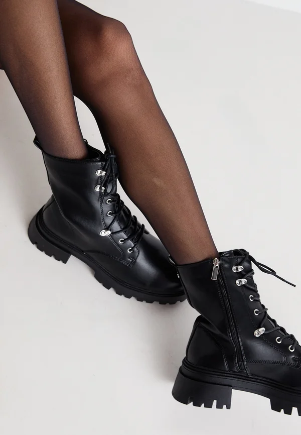 Lace-up ankle boots - black