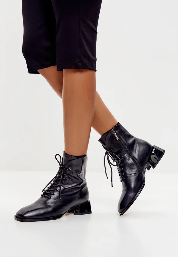Lace-up ankle boots - black