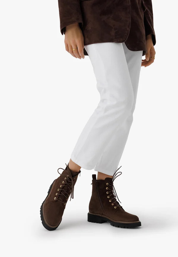 Lace-up ankle boots - brown