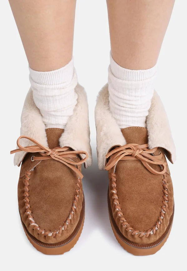 Lace-up ankle boots - chestnut