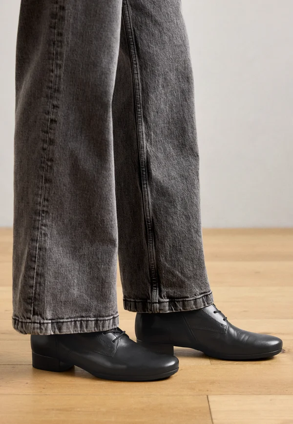 Lace-up ankle boots - schwarz