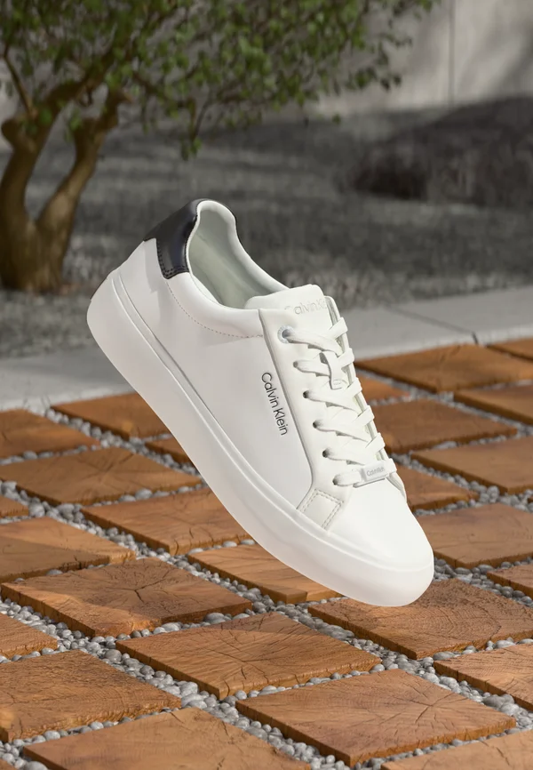 LACE UP - Trainers - white/black