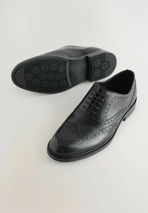 Lace-ups - black